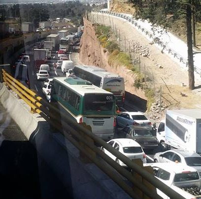Circulación muy afectada hacia Toluca FOTO: Facebook Guillermo Gonzalez Albarran