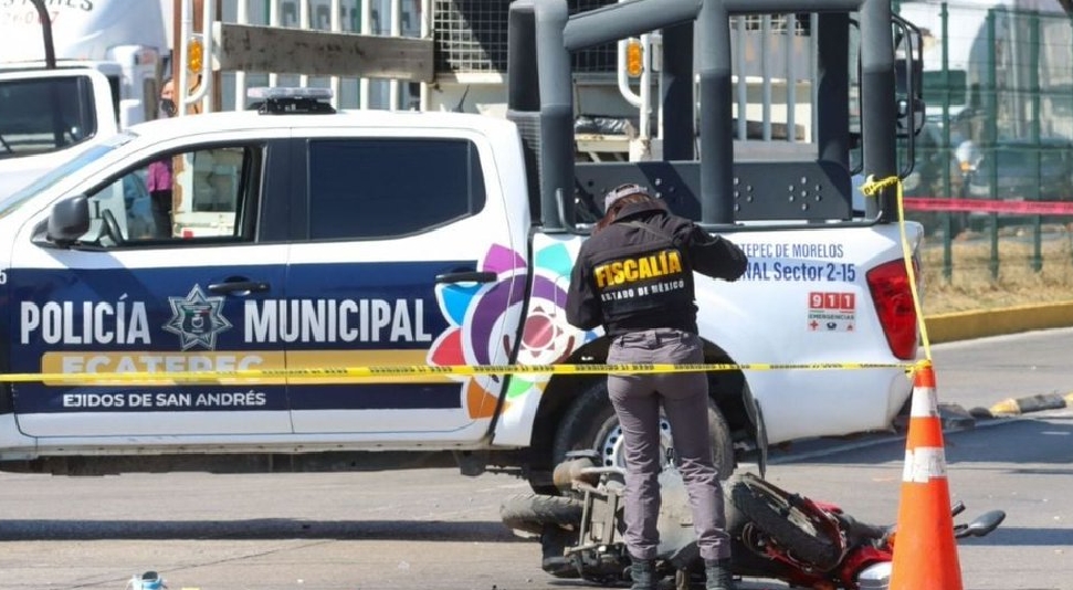 Unidad de la Guardia Nacional se mete al carril del Mexibús y embiste a ...