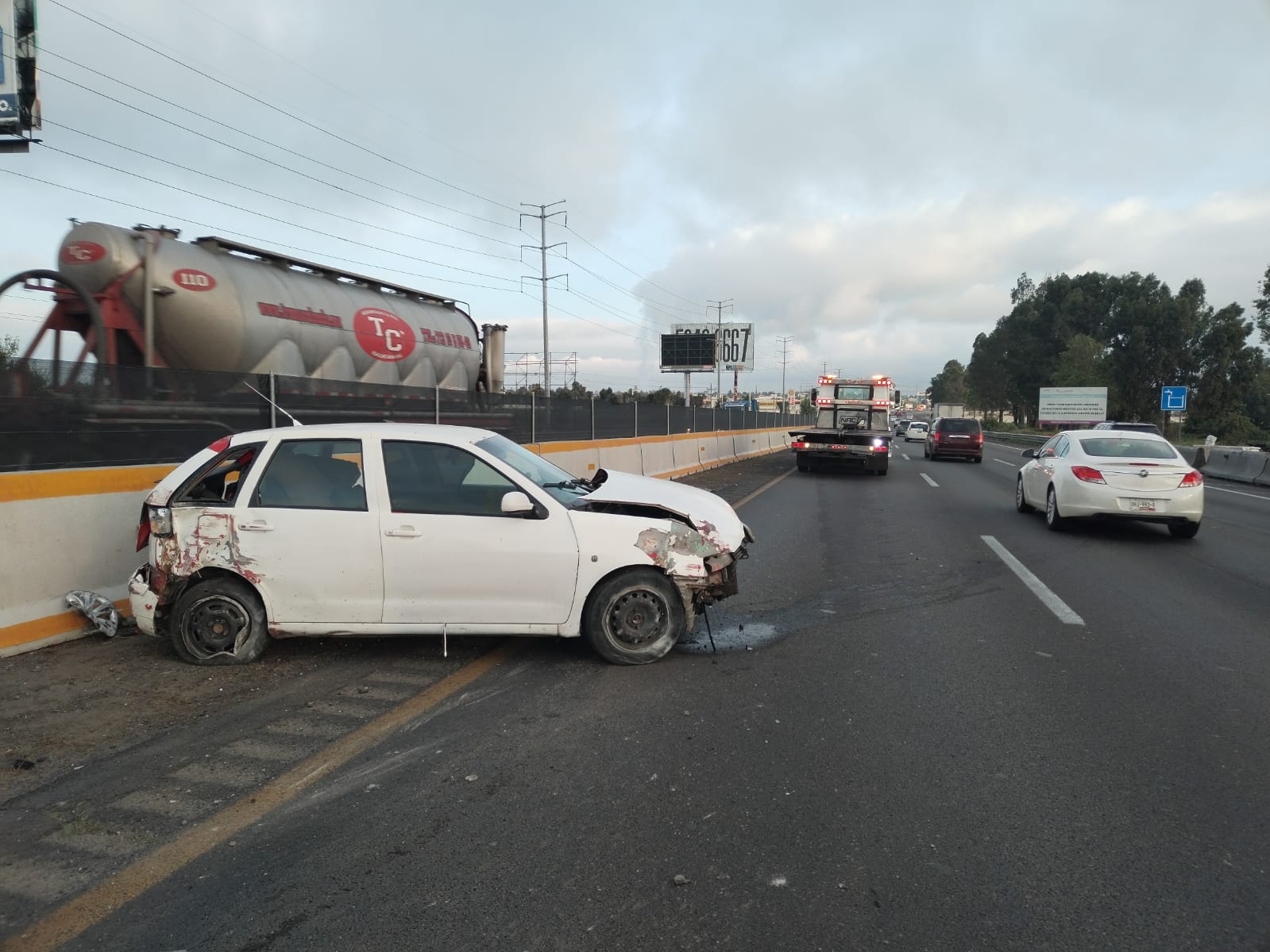 Accidente en carretera de Puebla deja cinco muertos y 13 heridos